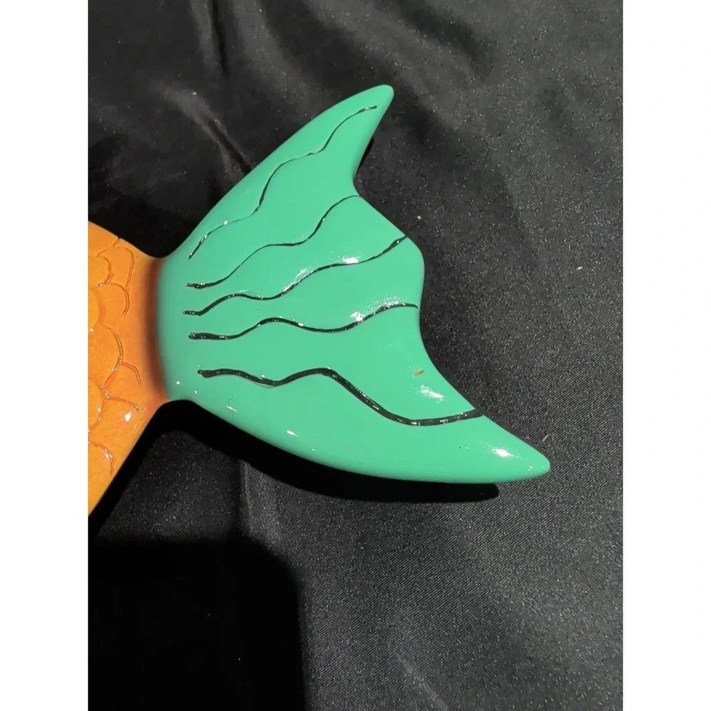 Allen Designs Wide-Eyed Fishy Shaped Wall Clock W/O Pendulum *Read*